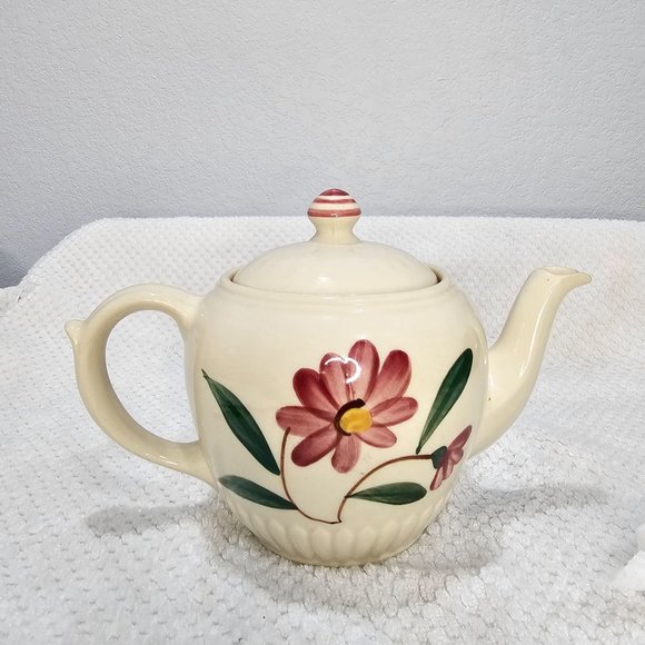 Vintage Shawnee Pottery Teapot Red Flowers Vertical Ribs 5 Cup 1940s - Picture 3 of 8